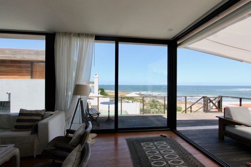 Excelente casa con salida al mar en La Barra